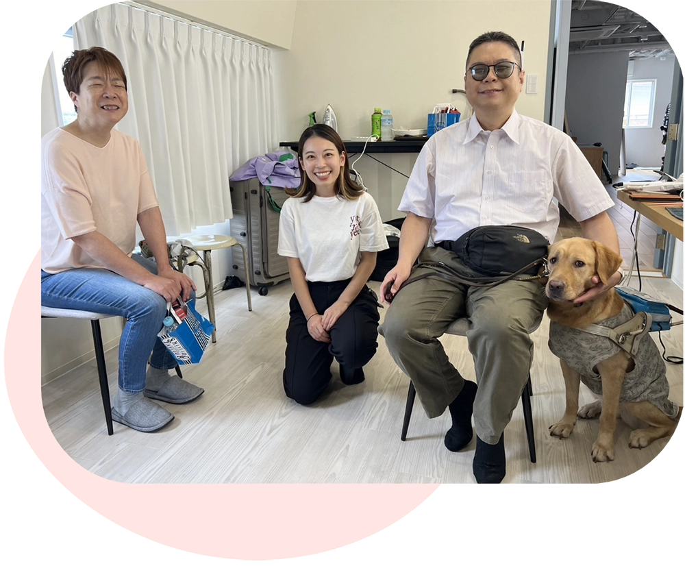 松井さんとウパちゃんと女性2名の集合写真