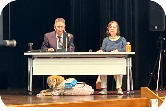 イベントで講演する松井さん